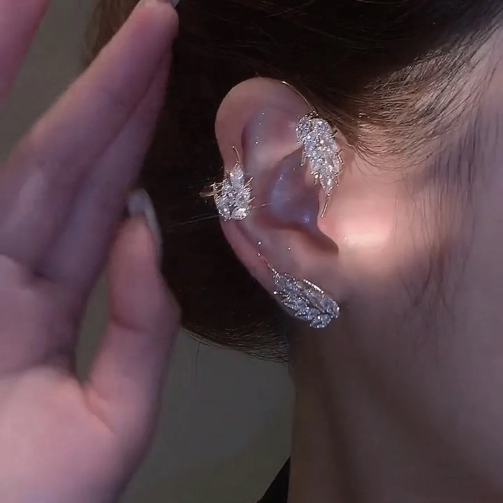 Dainty Crystal Leaf Right Ear Wrap, Delicate Ear Wrap, Gold Crystal Leaf Ear